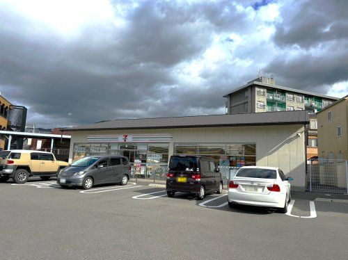 セブンイレブン 伏見醍醐辰己町店の画像