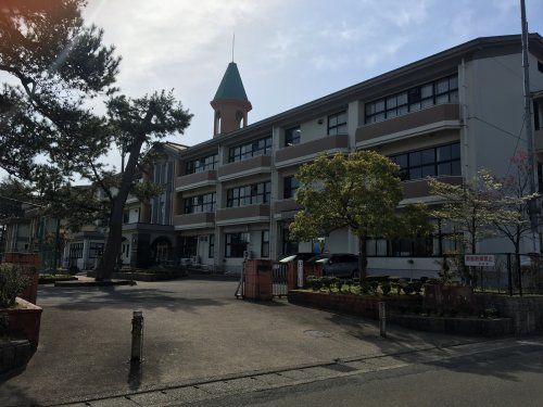 豊岡小学校の画像