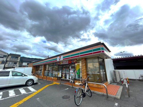 セブンイレブン 京都伏見醍醐店の画像