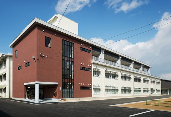 瀬戸中学校の画像