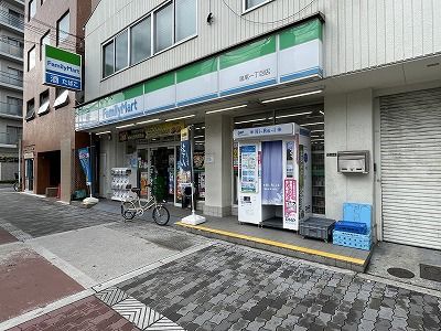 ファミリーマート 泉尾一丁目店の画像
