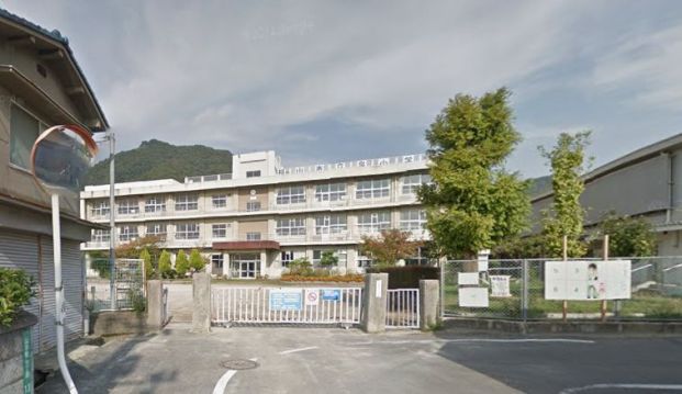 福山市立泉小学校の画像