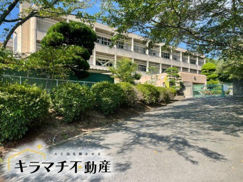 橿原市立畝傍中学校の画像