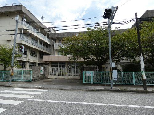 高須小学校の画像