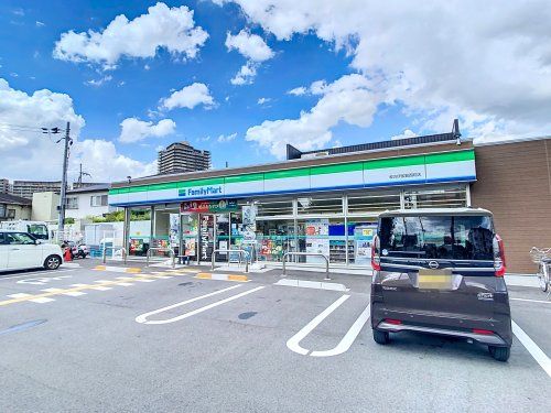 ファミリーマート 枚方伊加賀西町店の画像