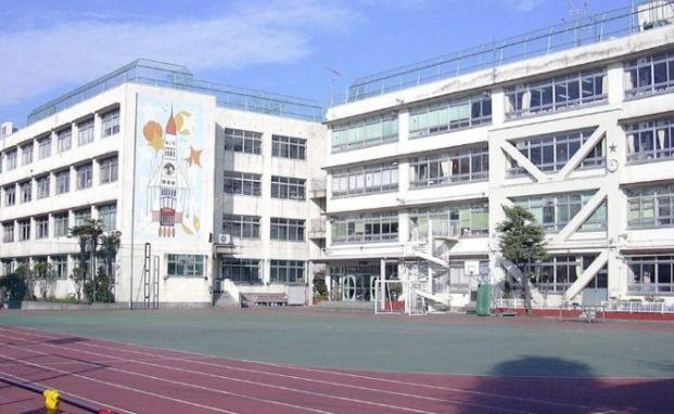 北区立滝野川小学校の画像