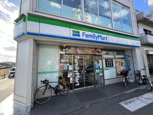 ファミリーマート仁川駅前店の画像