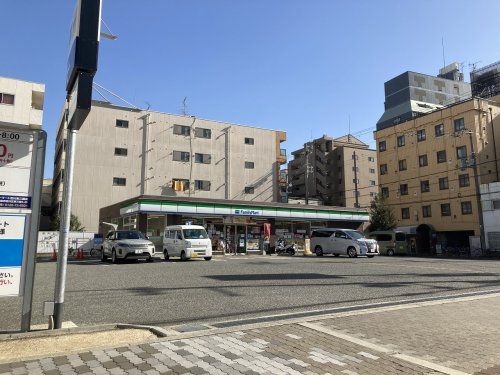 ファミリーマート 淀川東三国店の画像