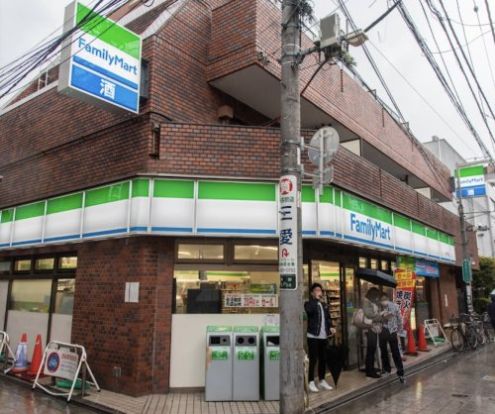 ファミリーマート 中野駅北店の画像