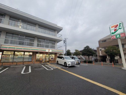 セブン-イレブン 阪急塚口駅東店の画像