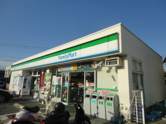 ファミリーマート 平岡町西谷店の画像