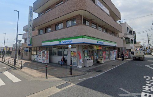 ファミリーマート 愛甲石田駅前店の画像