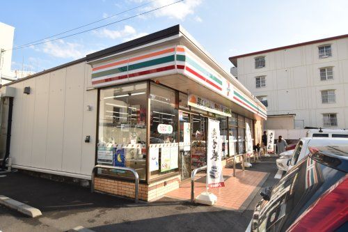 セブン-イレブン 多摩豊ヶ丘４丁目店の画像