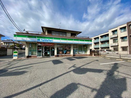 ファミリーマート ナラ本高田店の画像