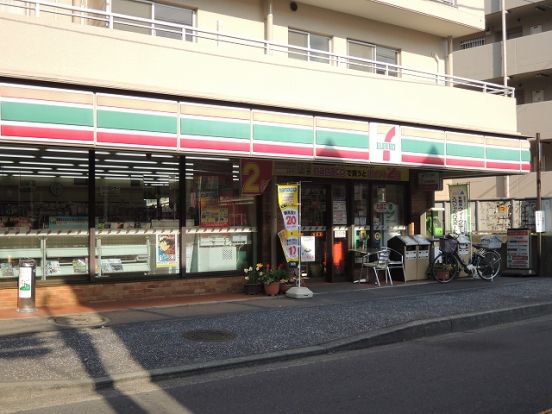 セブンイレブン「綱島西店」の画像