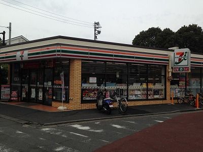 セブンイレブン「横浜鶴ヶ峰駅北店」の画像