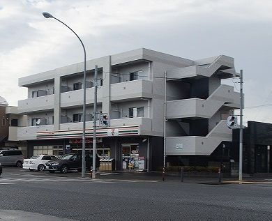 セブンイレブン「横浜高田町店」の画像