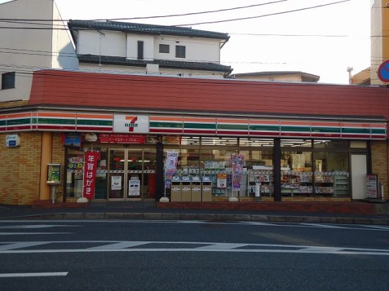 セブンイレブン「横浜小机町店」の画像