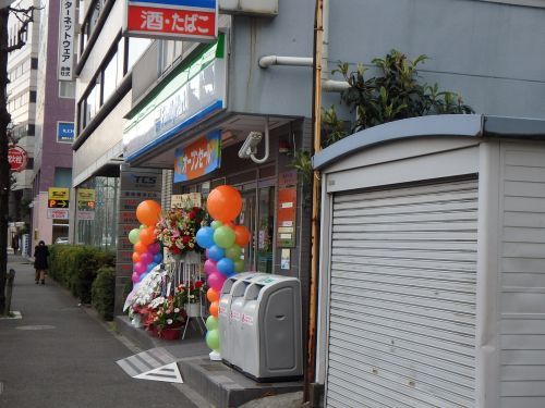 ファミリーマート「横浜鶴屋町店」の画像