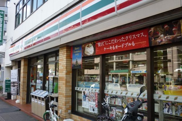 セブンイレブン「横浜三ツ沢上町店」の画像