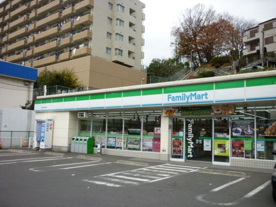 ファミリーマート鶴ヶ峰本町店の画像