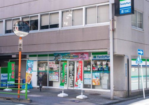 ファミリーマート 八丁堀店の画像