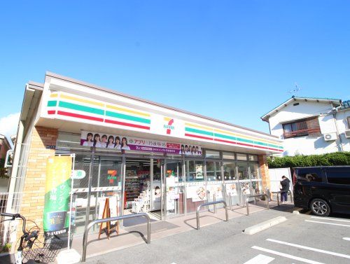 セブンイレブン 寝屋川成田町店の画像