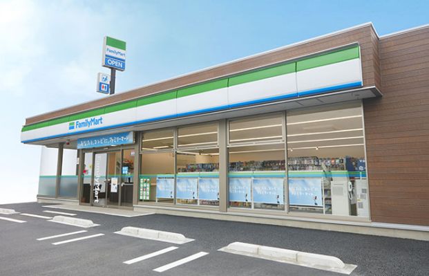 ファミリーマート 谷口大曽根北店の画像