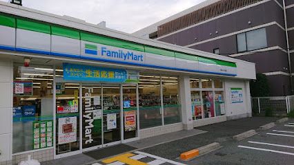 ファミリーマート 新高小学校前店の画像