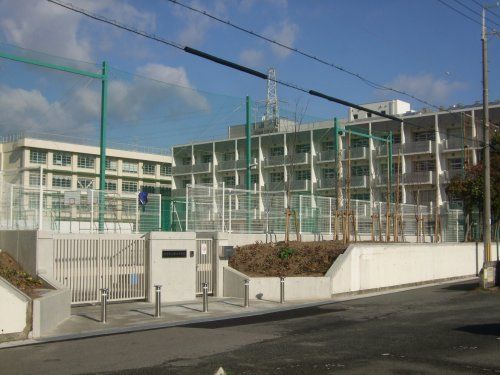 尼崎市立塚口中学校の画像