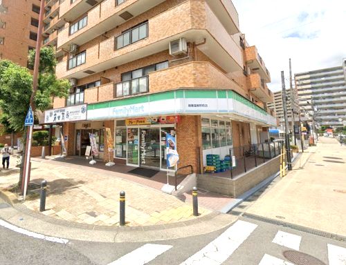 ファミリーマート 鶴巻温泉駅前店の画像