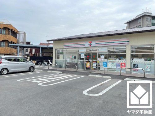 セブンイレブン 伏見醍醐辰己町店の画像