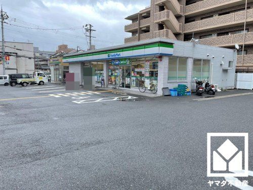 ファミリーマート 伏見醍醐大構店の画像