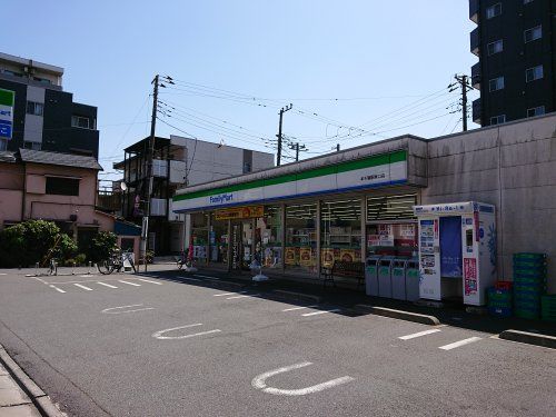 ファミリーマート本千葉駅東口店の画像