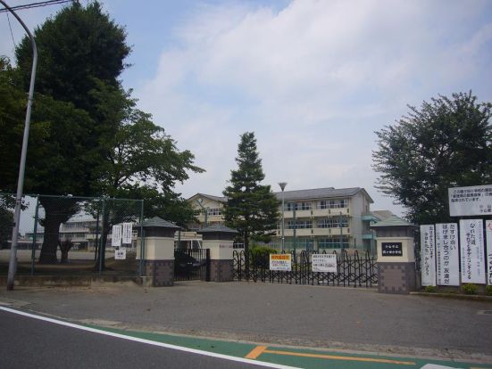 間々田小学校の画像
