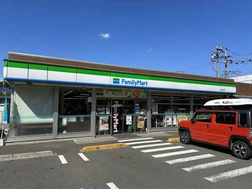 ファミリーマート 高尾駅東店の画像