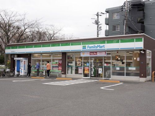 ファミリーマート 板橋市場通り店の画像