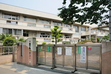 調布市立滝坂小学校の画像