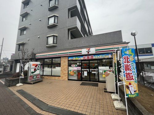 セブン-イレブン 八王子片倉駅北口店の画像