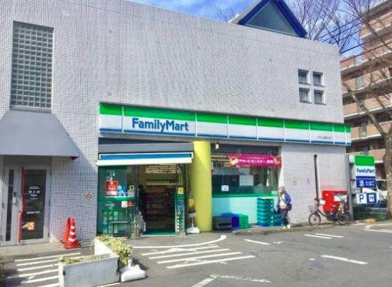 ファミリーマート 芦花公園駅北店の画像