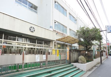 新宿区立 戸山小学校の画像