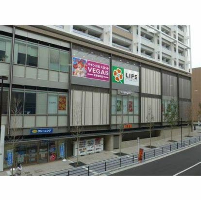 ライフ 京急駅前店の画像