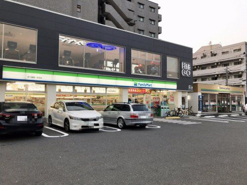 ファミリーマート 仲六郷第一京浜店の画像