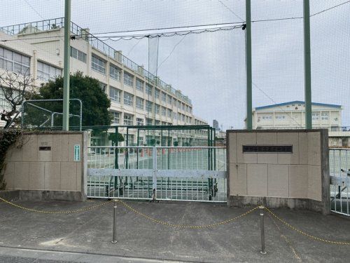 世田谷区立富士中学校の画像