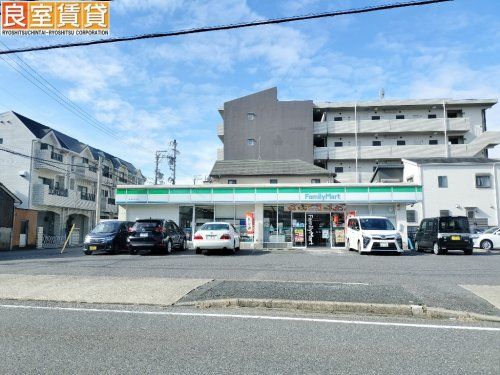 ファミリーマート 熱田古新町店の画像