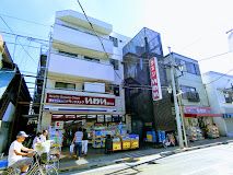 ドラッグストア いわい萩中店の画像