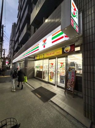 セブンイレブン 荒川三ノ輪駅西店の画像