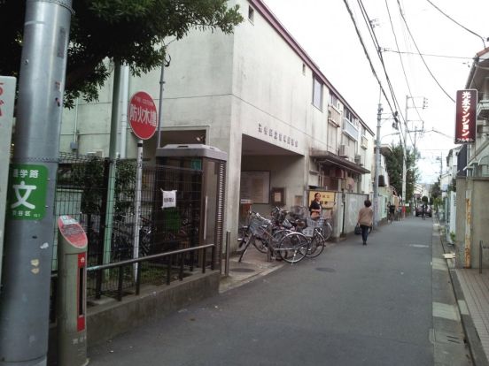 渋谷区立笹塚図書館の画像