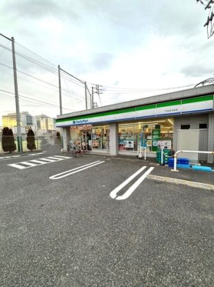 ファミリーマート 千住あずま店の画像