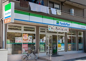 ファミリーマート 代々木三丁目店の画像